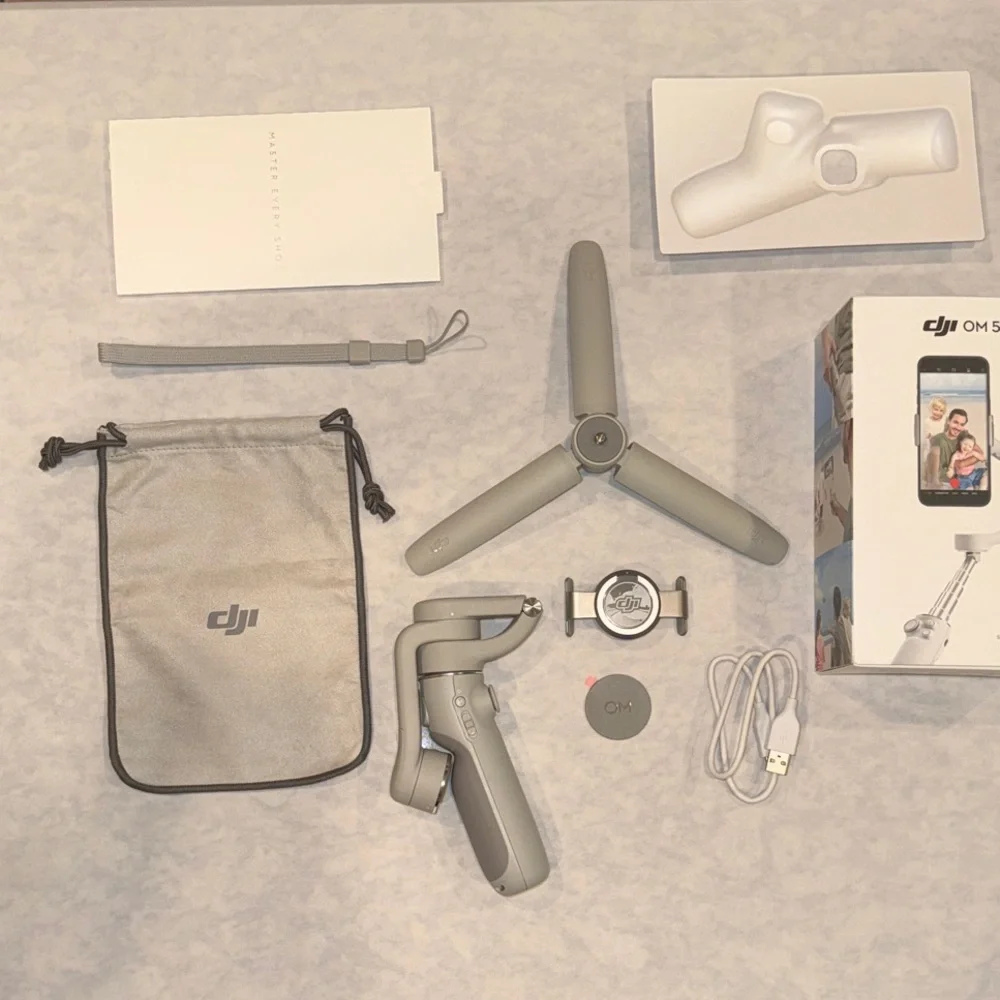 DJI Foldable Smartphone Gimbal Stabilizer - Light Gray